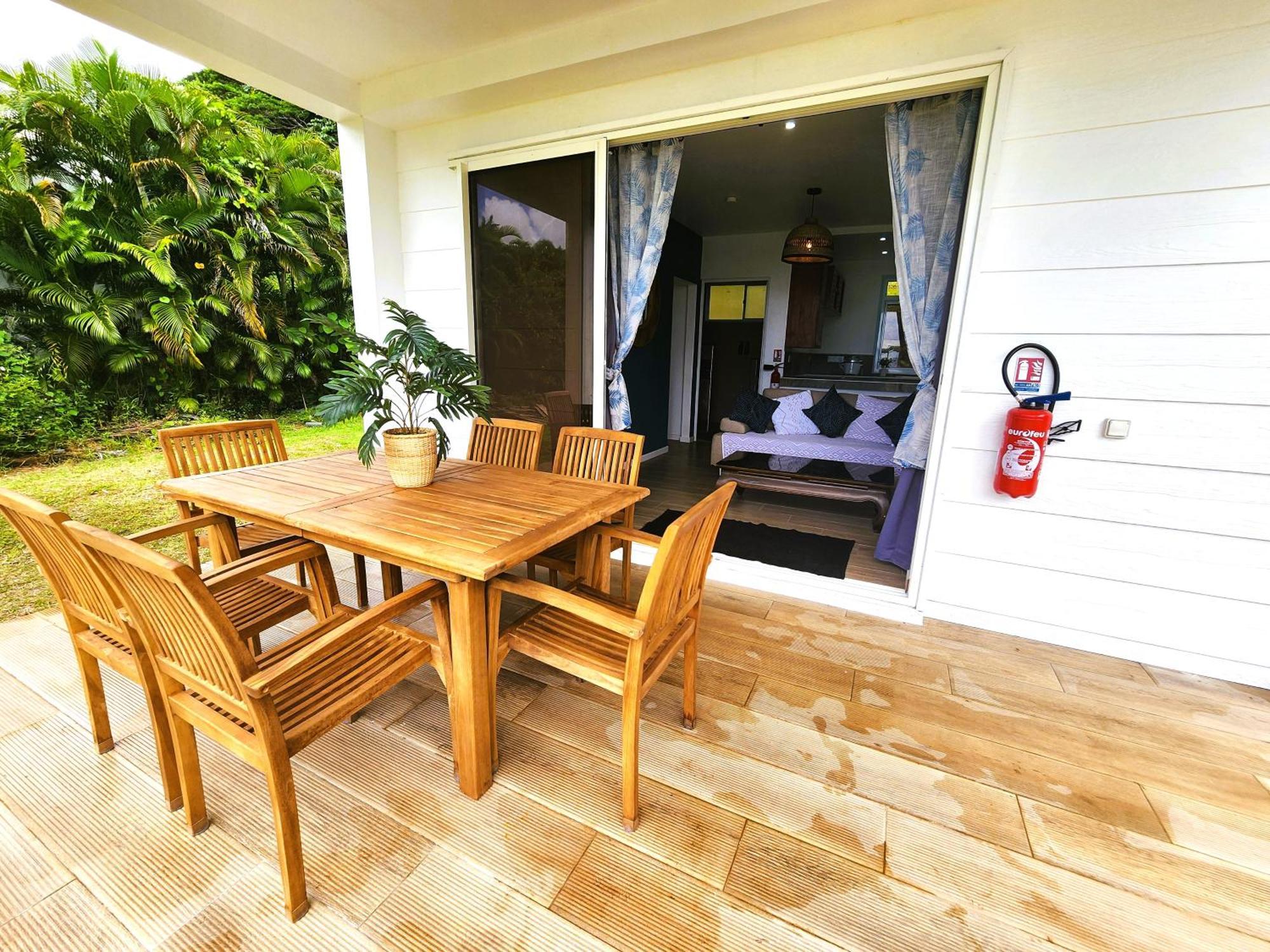 Duplex En Bord De Mer Fare Tahitea Pension Taputapuapea Exterior photo